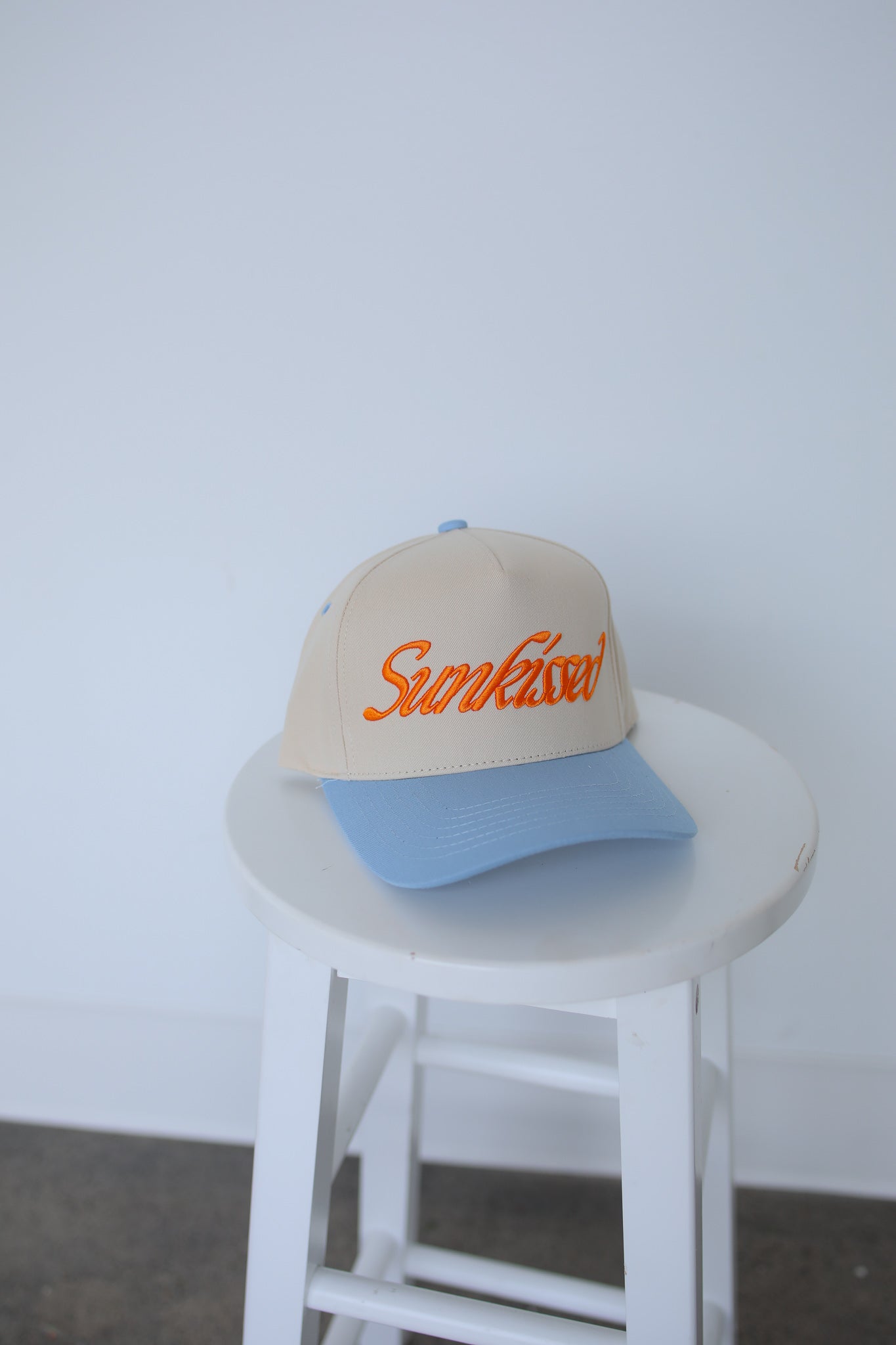 TWO TONE TRUCKER HAT
