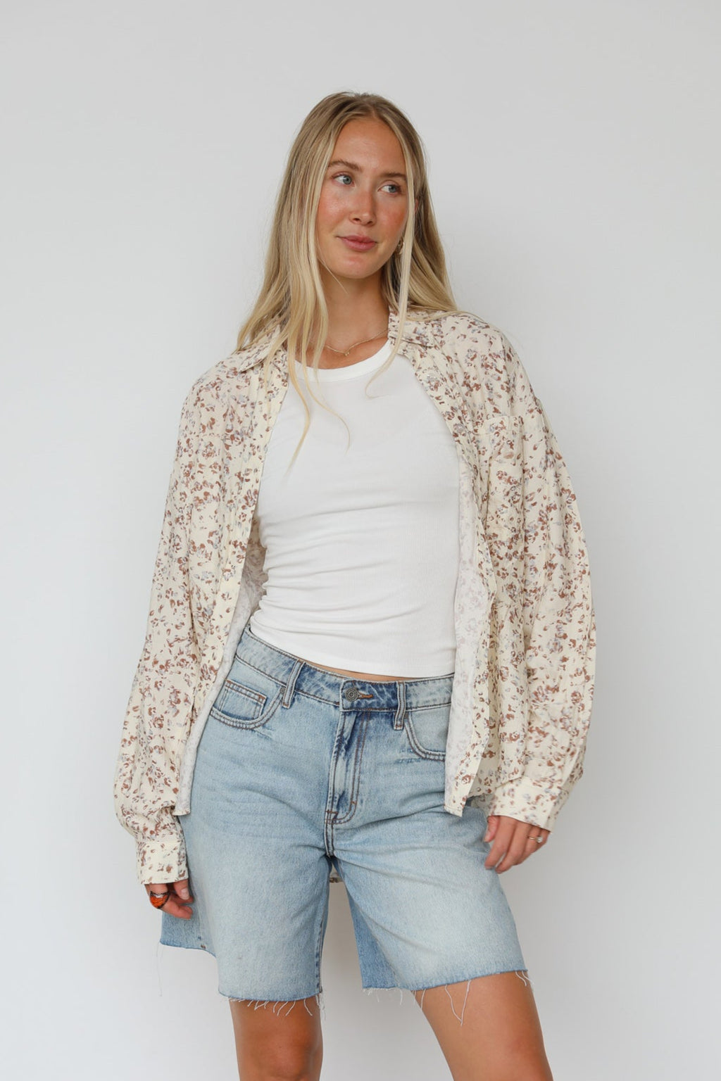 ABSTRACT BLOOM BUTTON DOWN