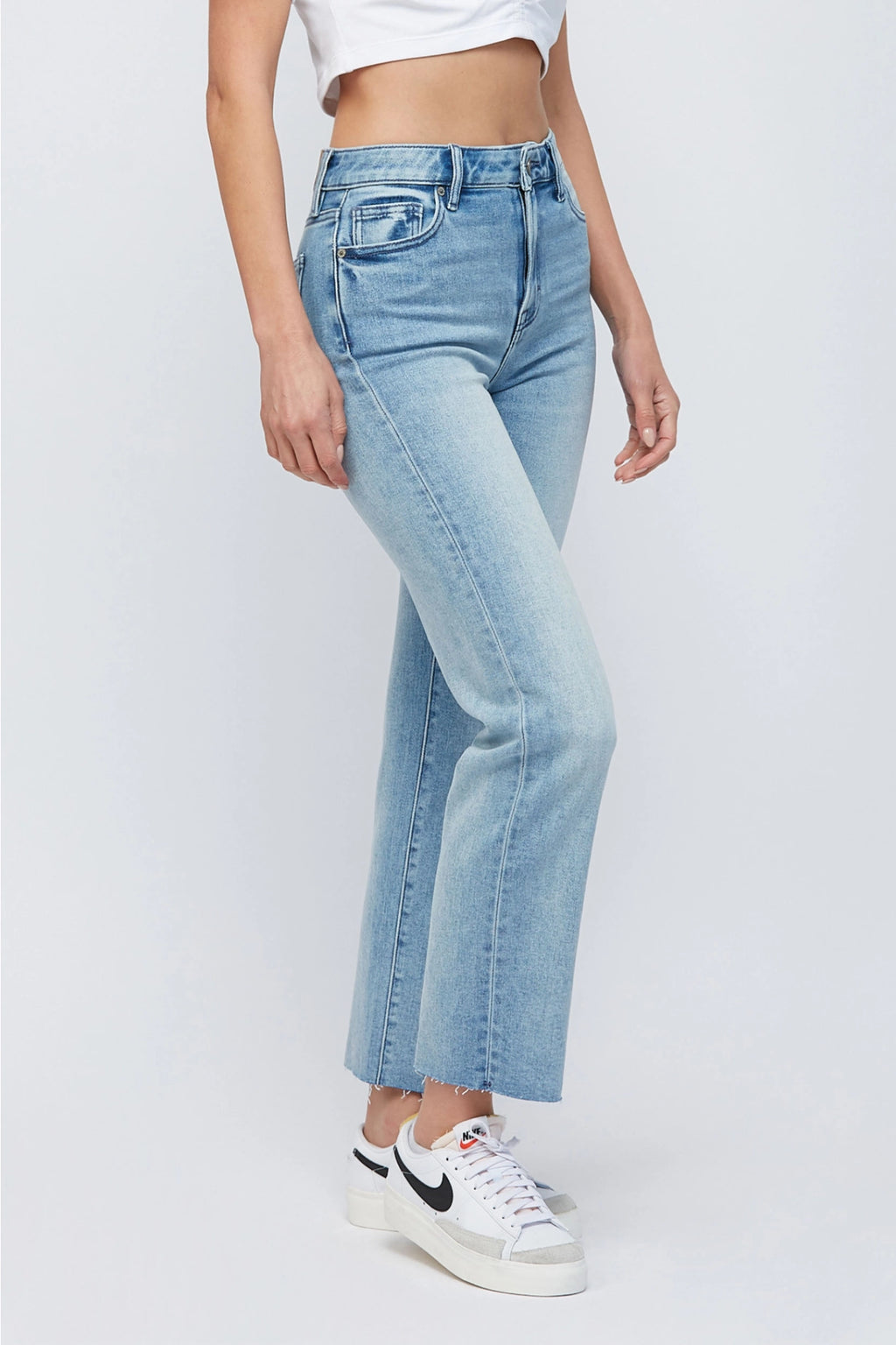 TRACEY CLEAN STRETCH CROPPED STRAIGHT - MEDIUM LIGHT WASH