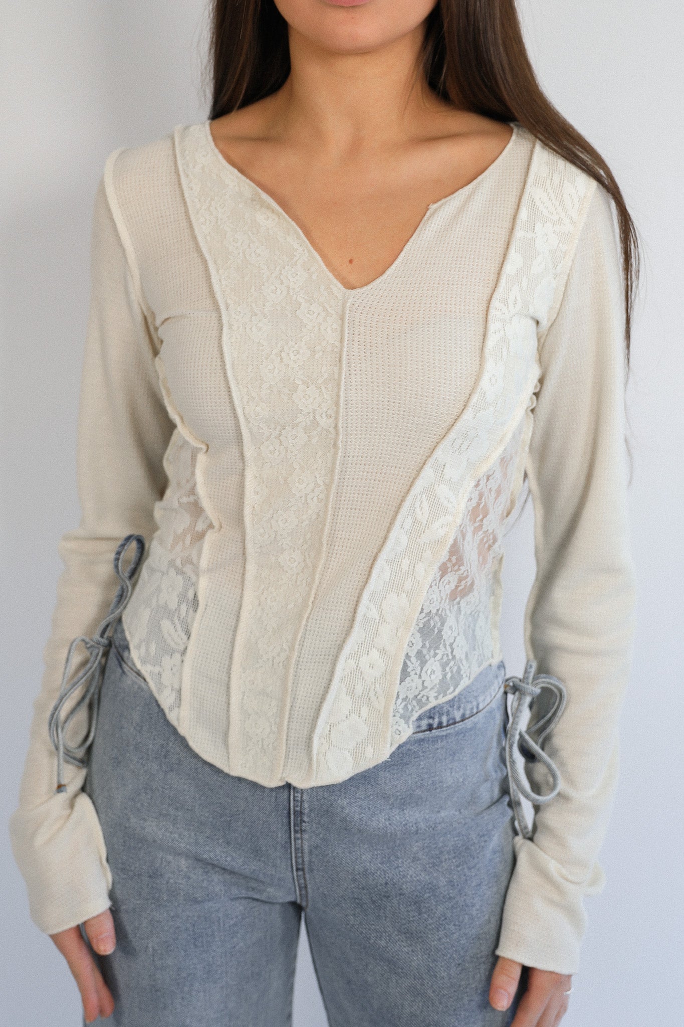 DAISY LACE LONG SLEEVE