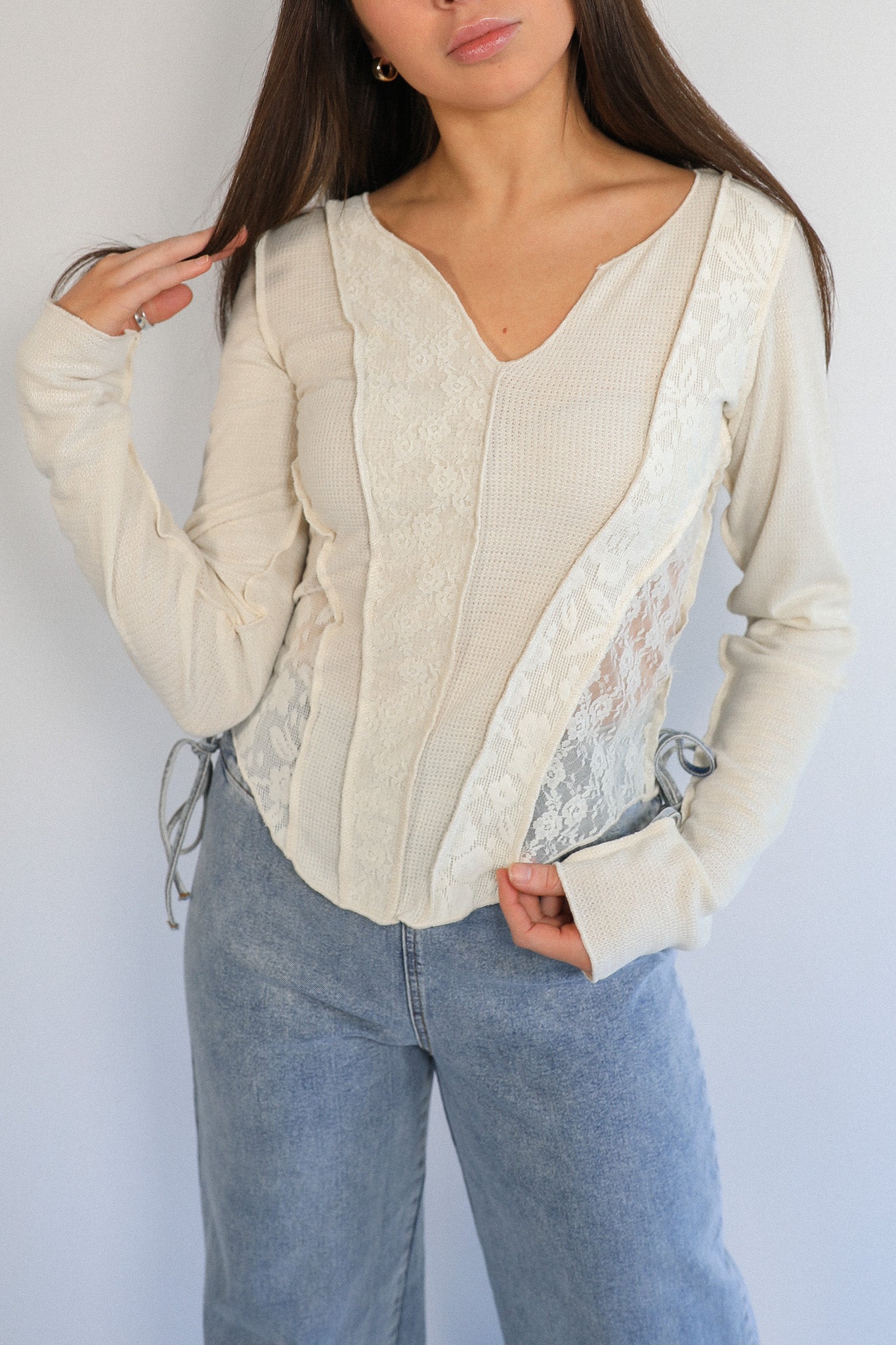DAISY LACE LONG SLEEVE
