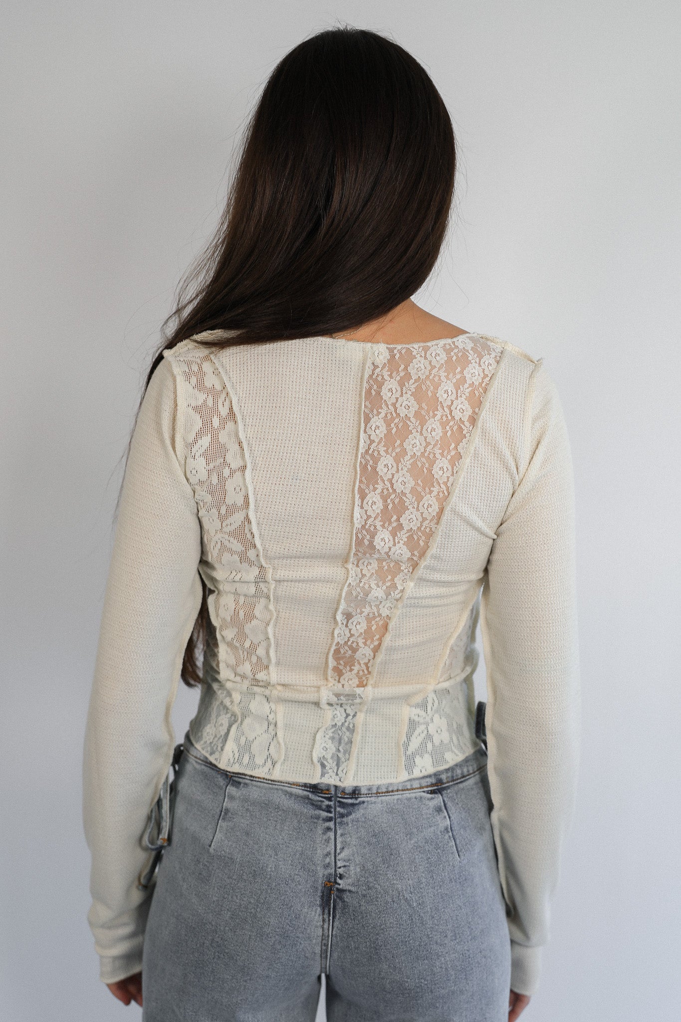 DAISY LACE LONG SLEEVE