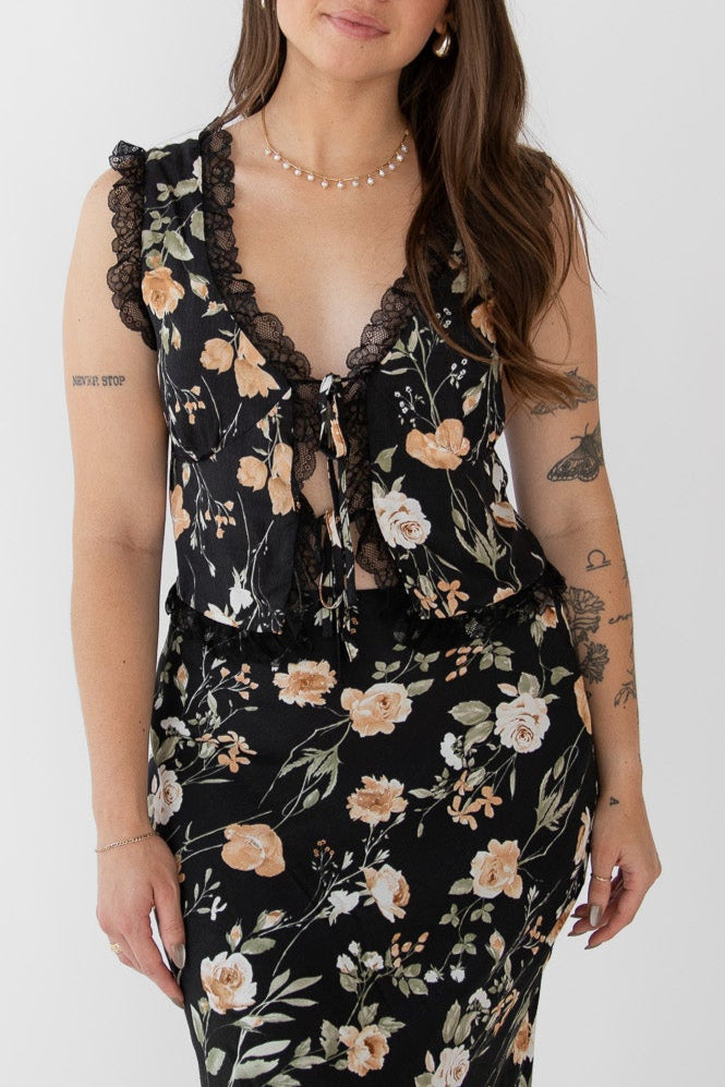 WHEN IN ROME LACE DETAIL TOP