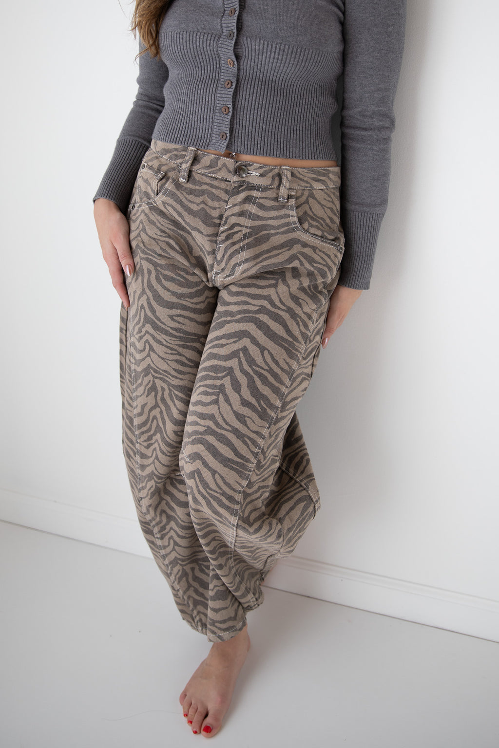 ZEBRA PRINT BARREL JEANS