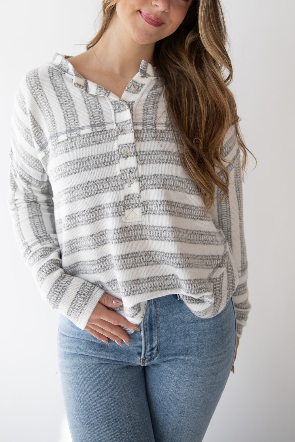 RAW EDGE KNIT BUTTON DOWN