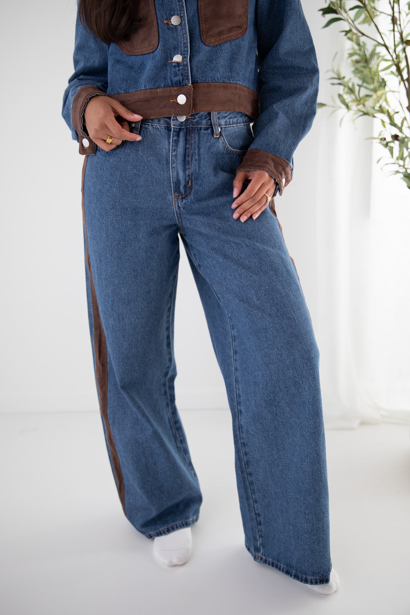 GOOD LUCK SUEDE DETAIL JEANS