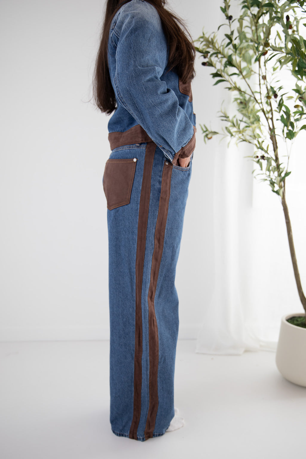 GOOD LUCK SUEDE DETAIL JEANS