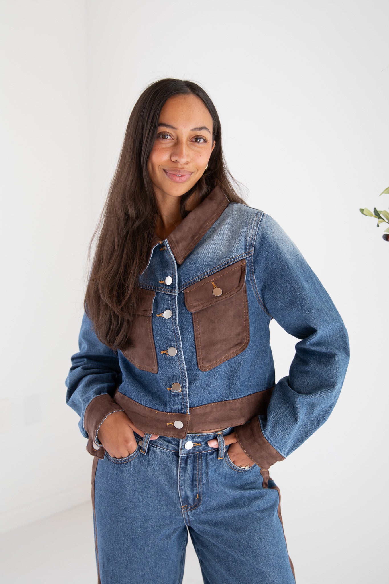 GOOD LUCK SUEDE DETAIL JEANS