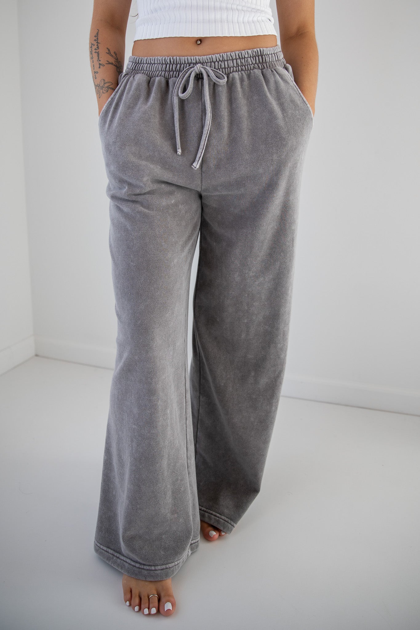HALLIE WIDE LEG SWEATPANTS