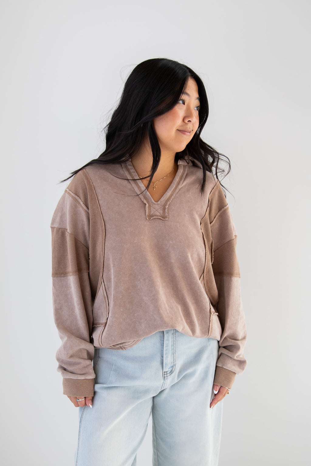 MOCHA SEAM DETAIL PULLOVER