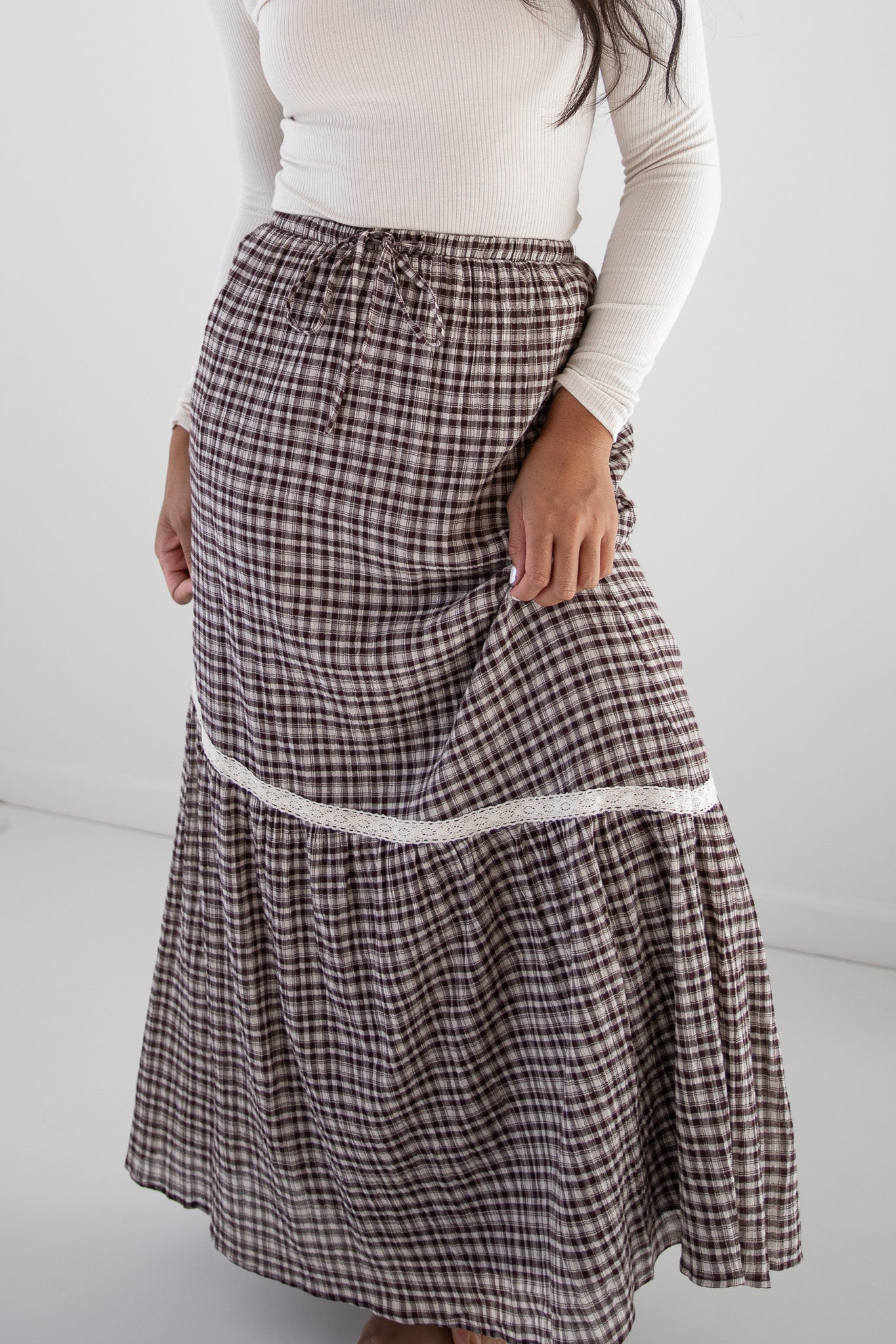 ELISE LACE DETAIL MAXI SKIRT