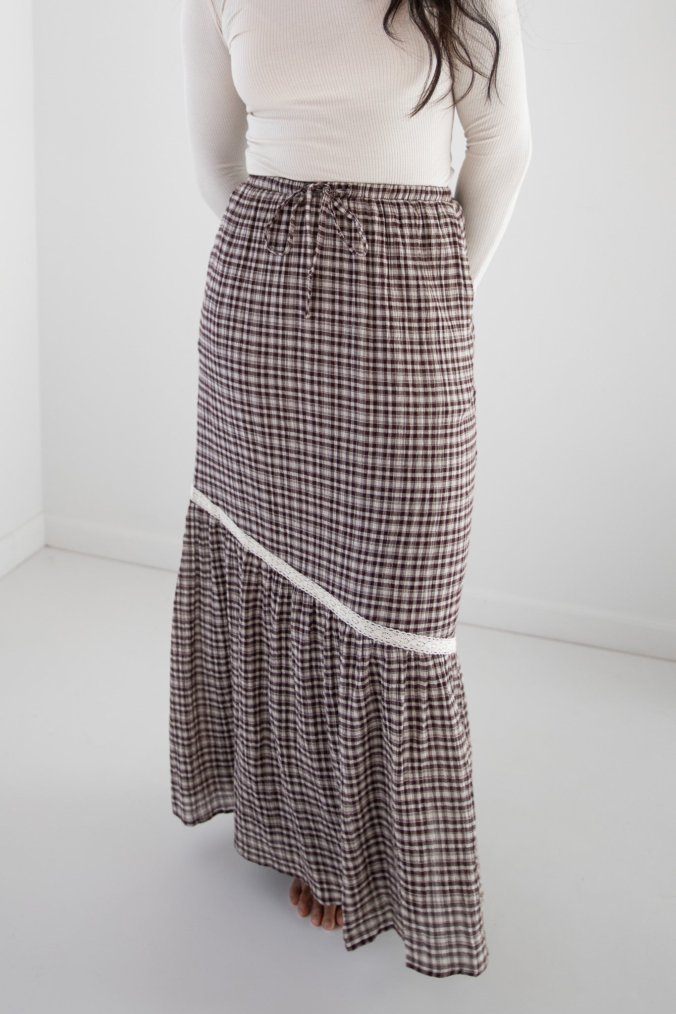 ELISE LACE DETAIL MAXI SKIRT