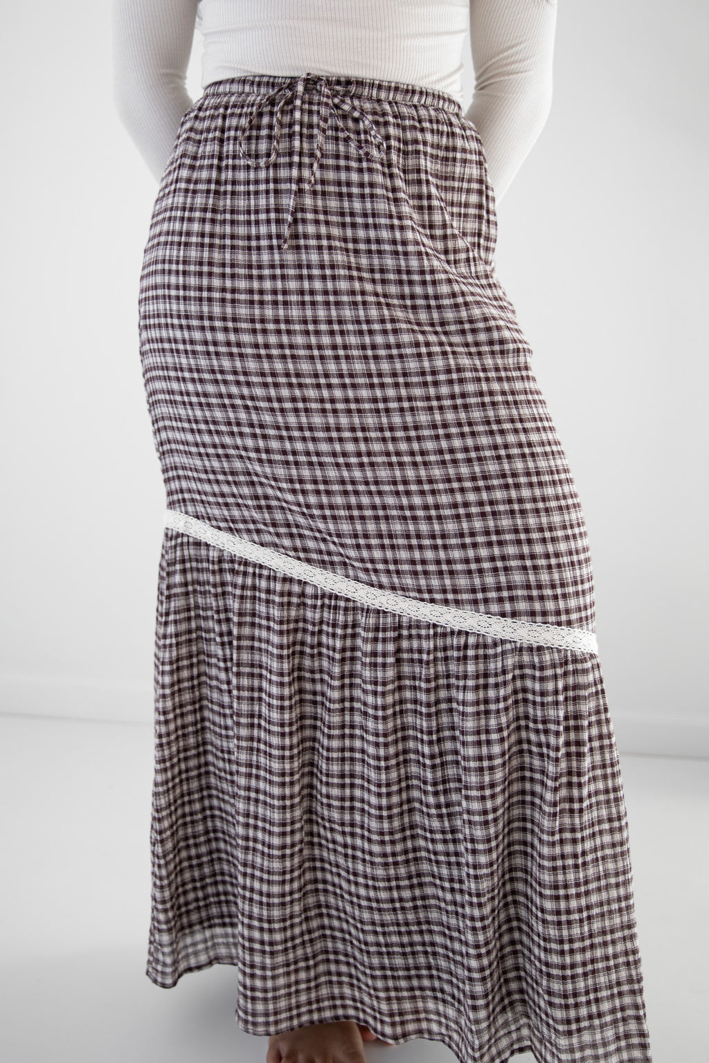 ELISE LACE DETAIL MAXI SKIRT