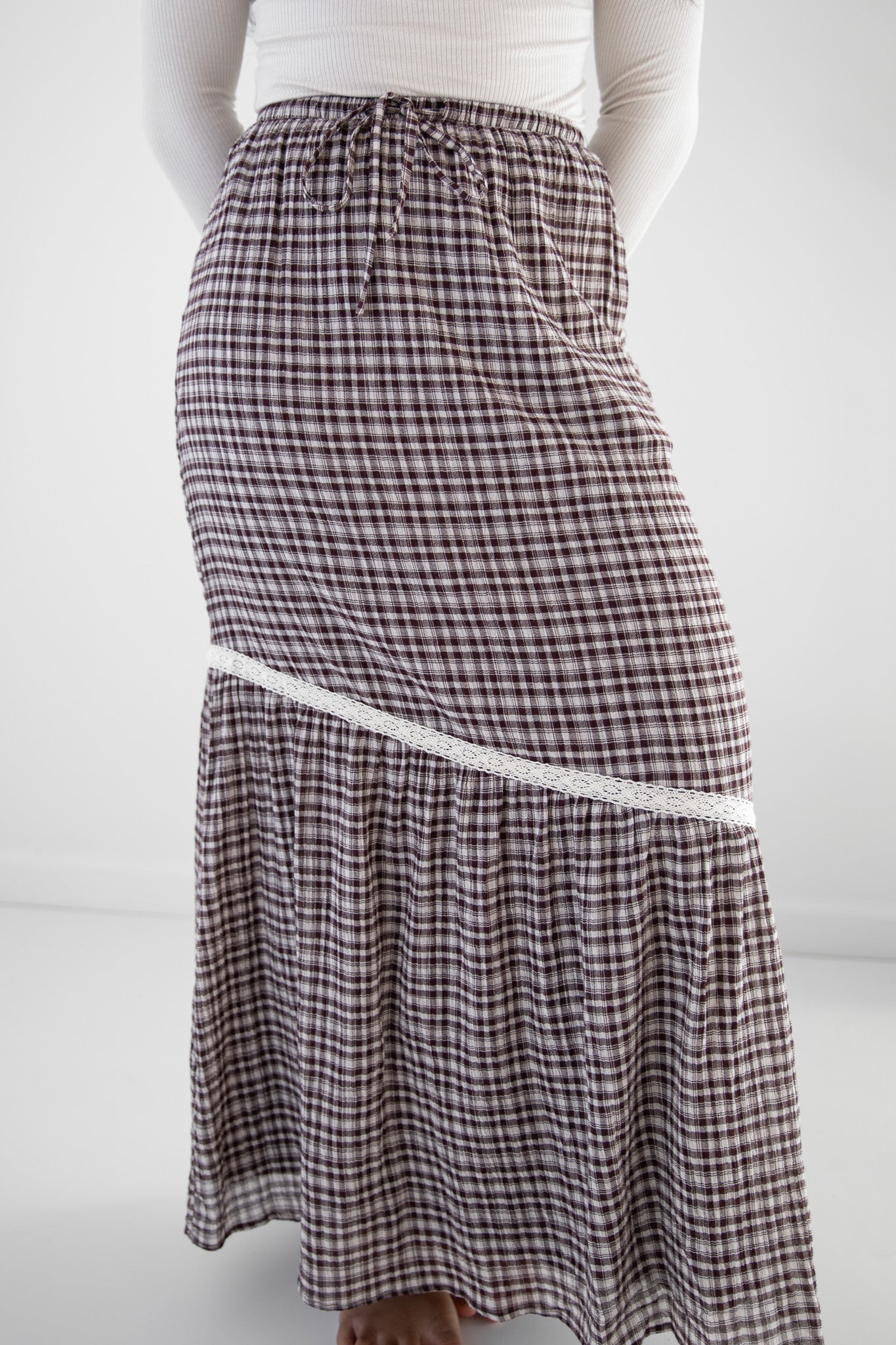 ELISE LACE DETAIL MAXI SKIRT