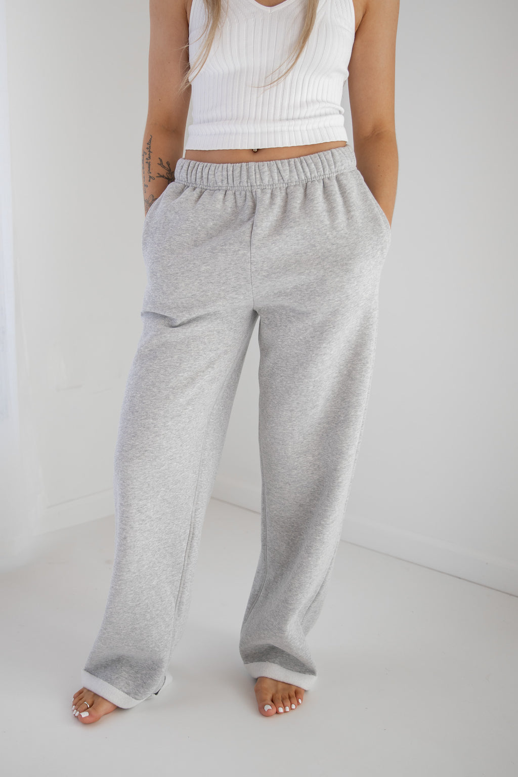EASY LIVING WIDE LEG SWEATPANT
