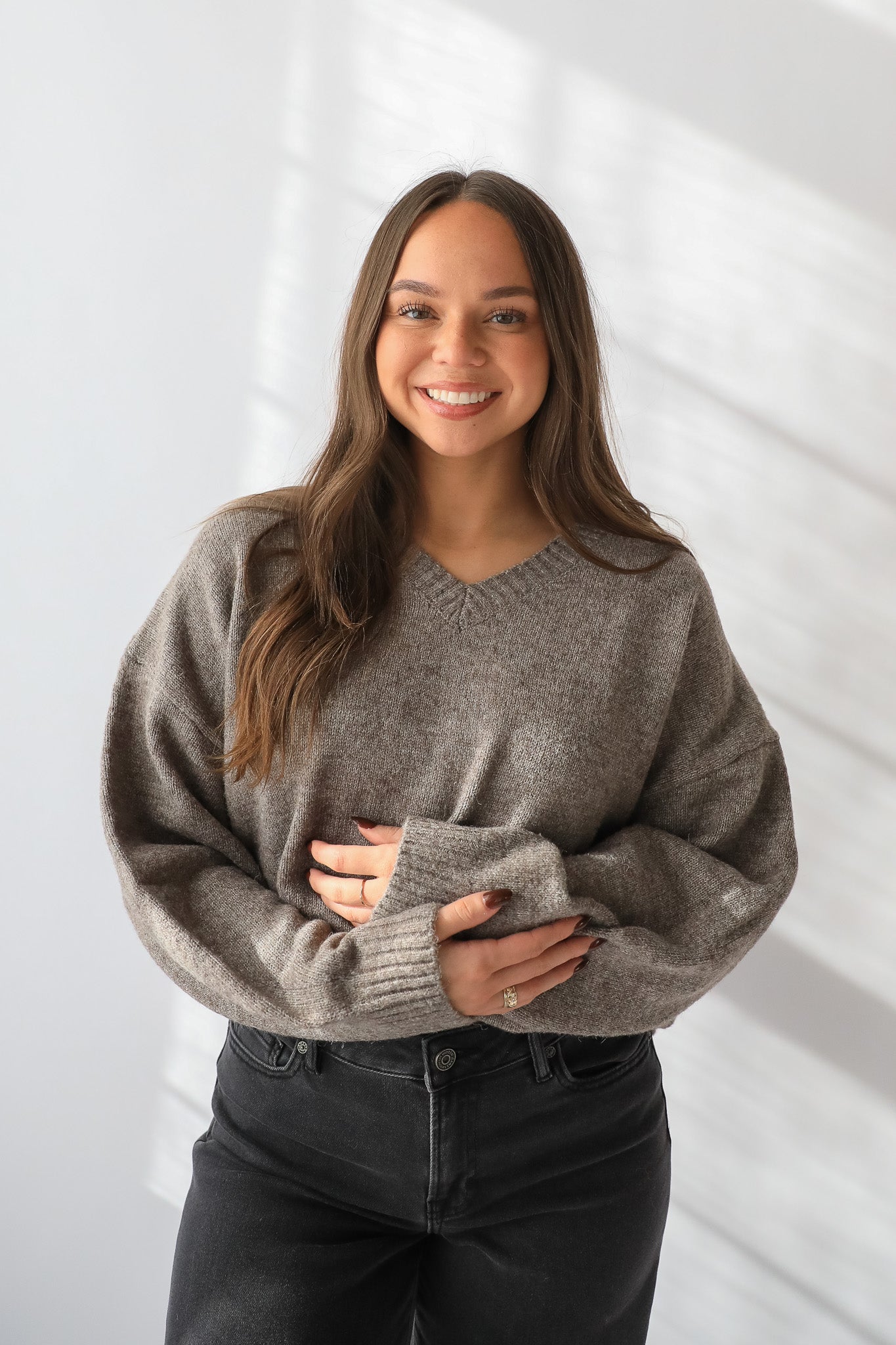 JAMIE V-NECK SWEATER