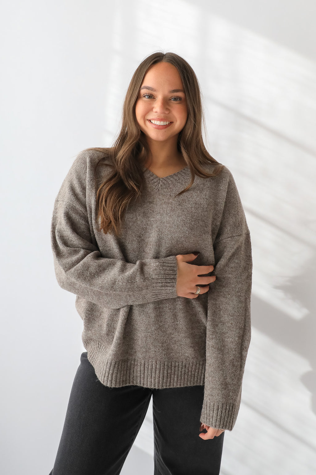 JAMIE V-NECK SWEATER