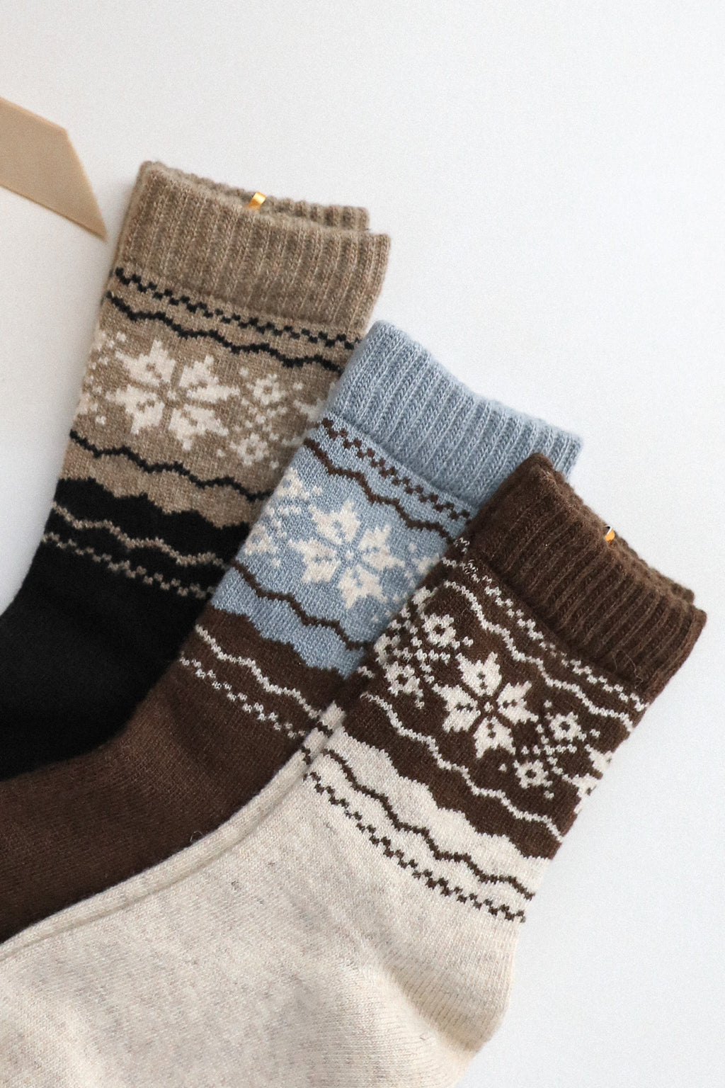 SNOWFLAKE PATTERN SOCKS