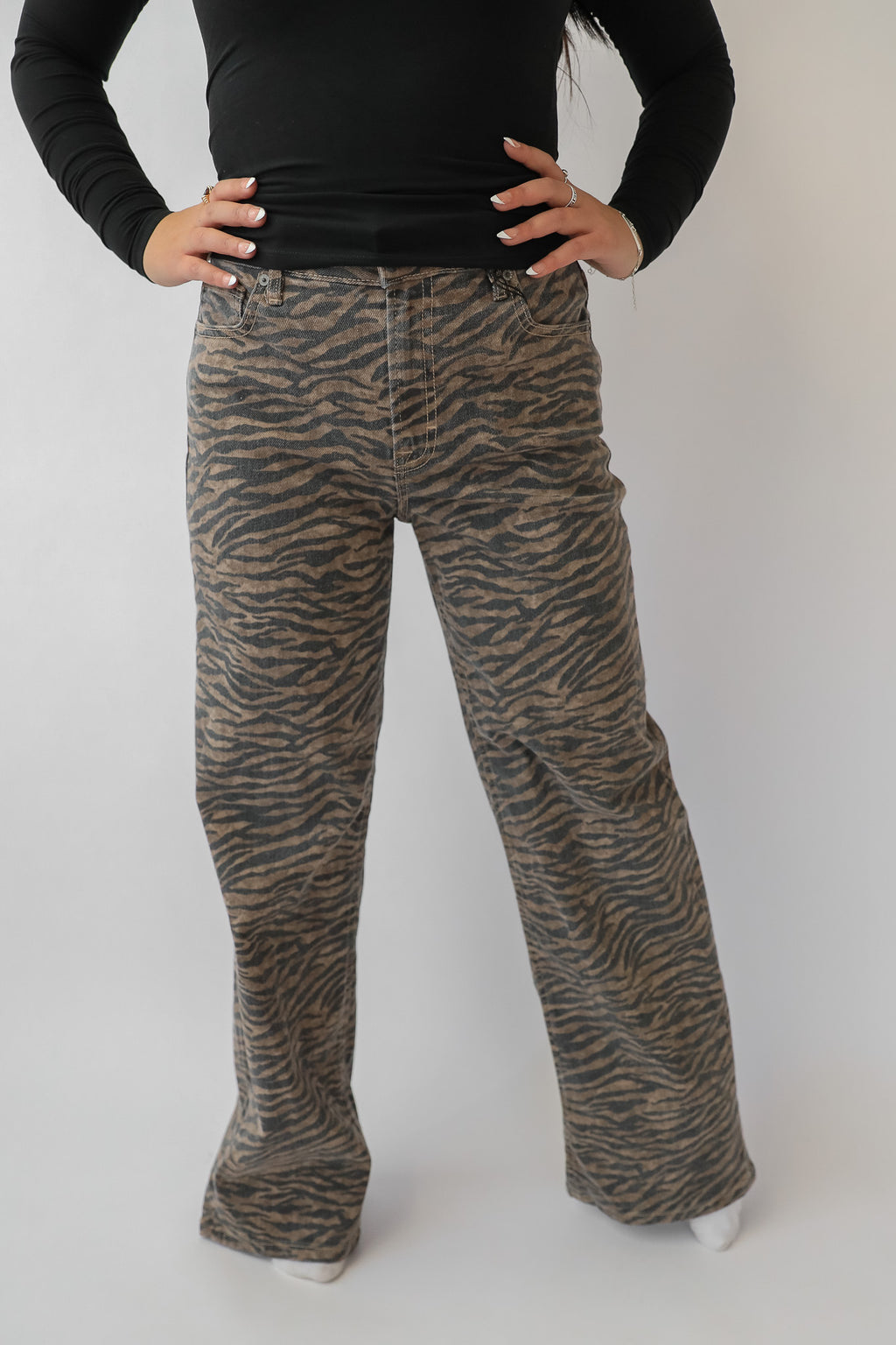 LOGAN TIGER PRINT DAD JEANS