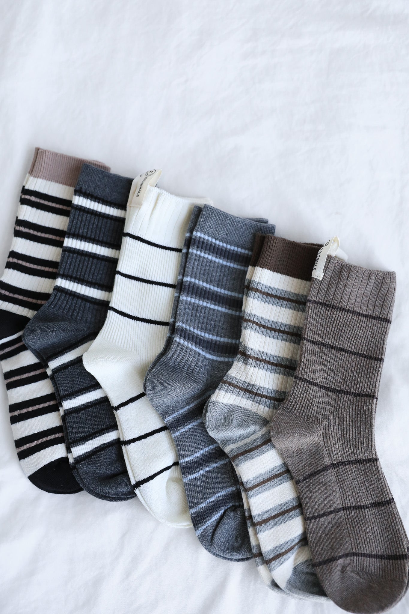STRIPED MID-CALF SOCKS