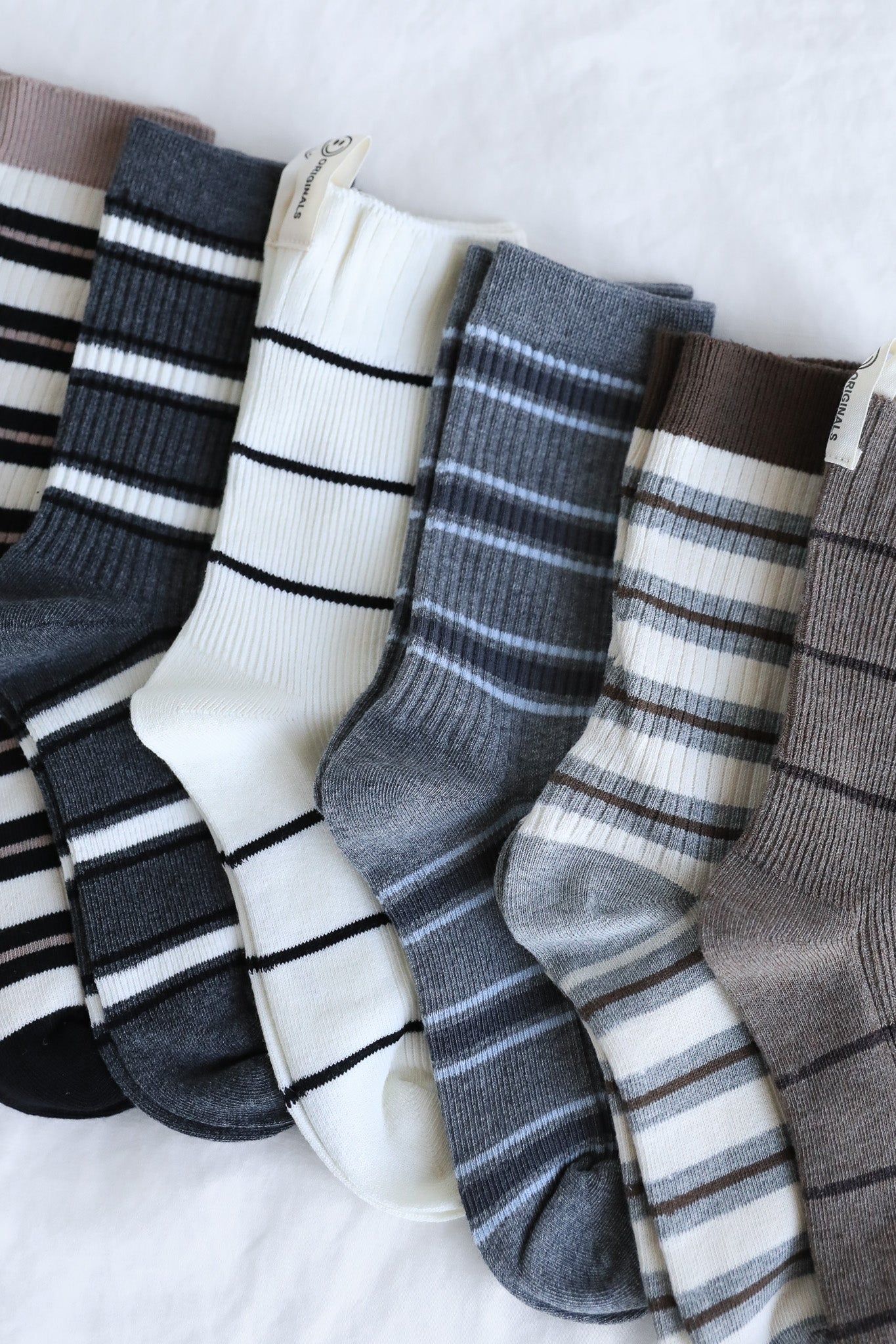 STRIPED MID-CALF SOCKS
