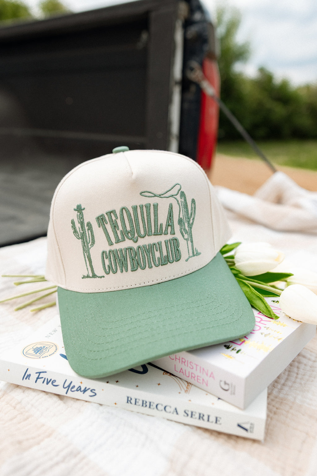 TWO TONE TRUCKER HAT