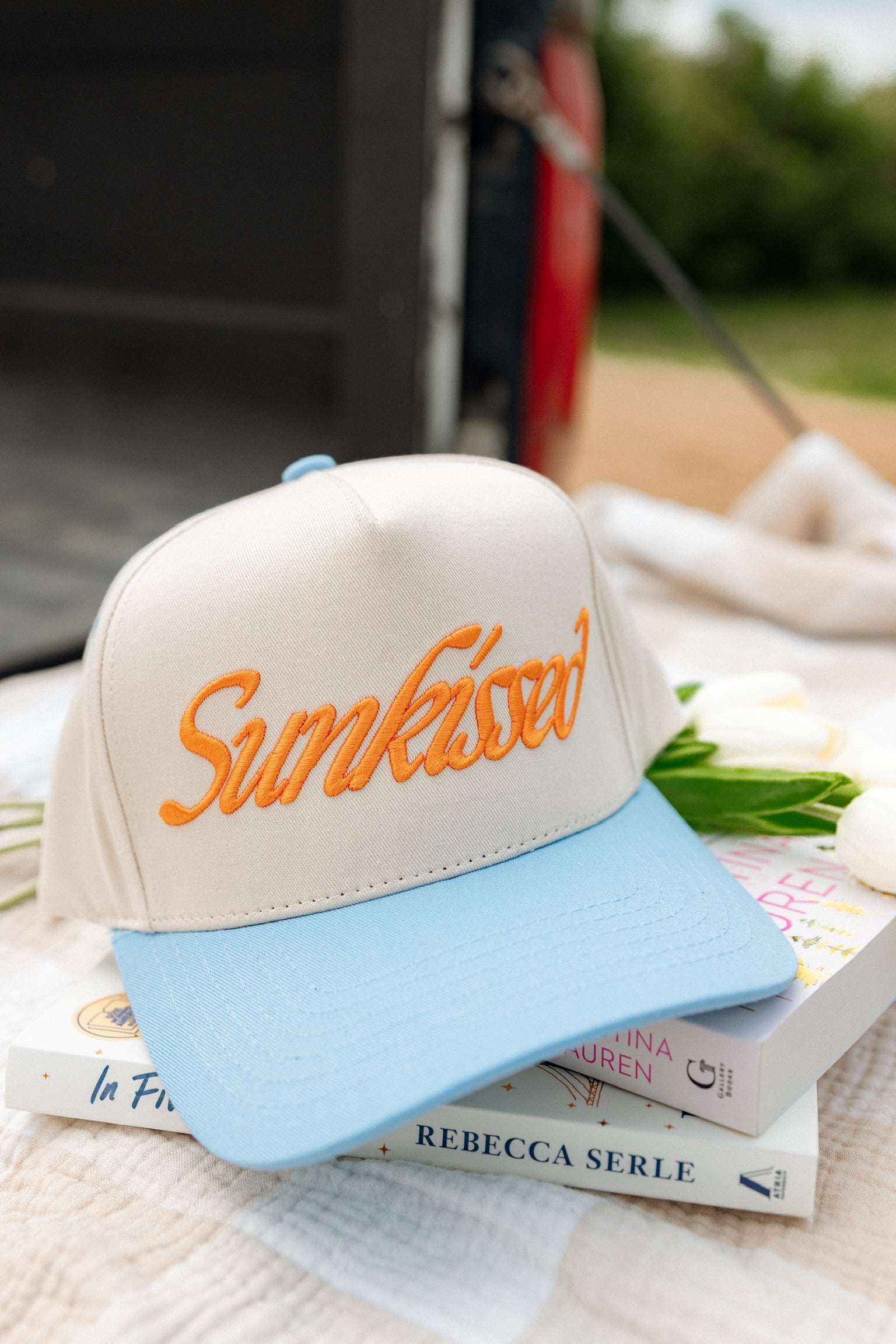 TWO TONE TRUCKER HAT