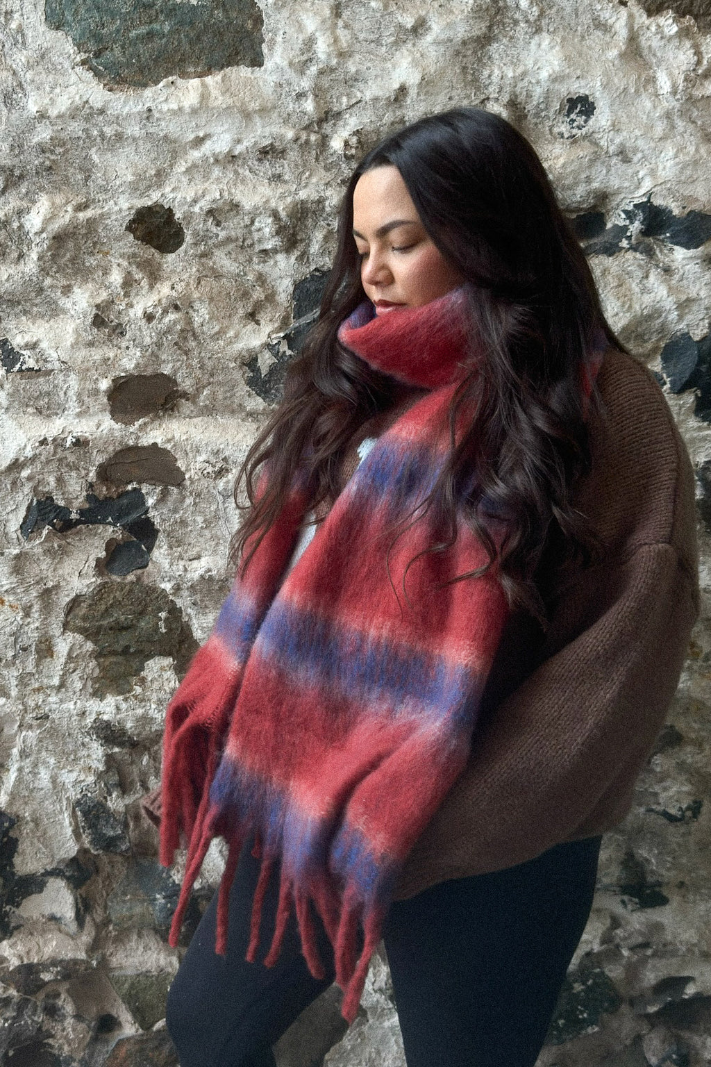 WINE COLOR BLOCK TASSEL SCARF