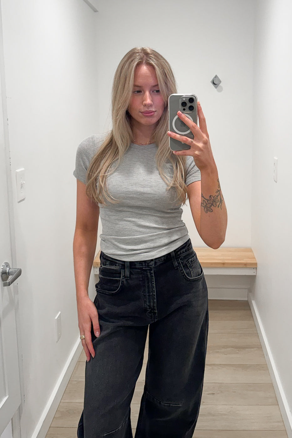 ESSENTIAL RIBBED SHORT SLEEVE