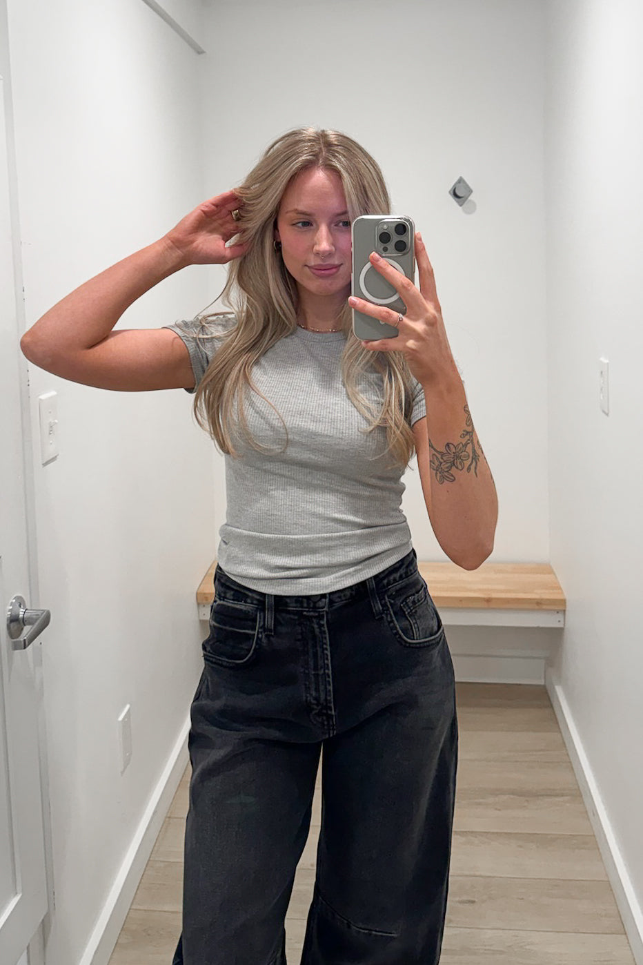 ESSENTIAL RIBBED SHORT SLEEVE