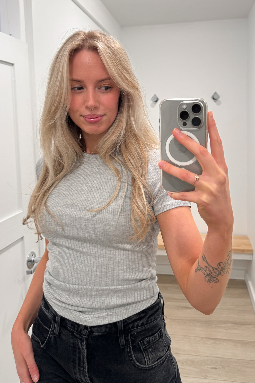 ESSENTIAL RIBBED SHORT SLEEVE