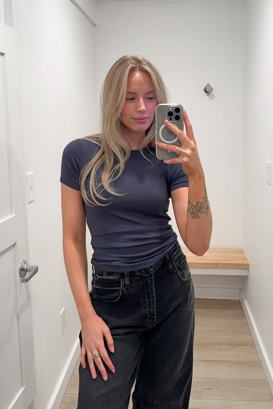 ESSENTIAL RIBBED SHORT SLEEVE