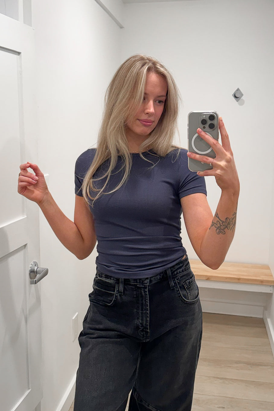 ESSENTIAL RIBBED SHORT SLEEVE