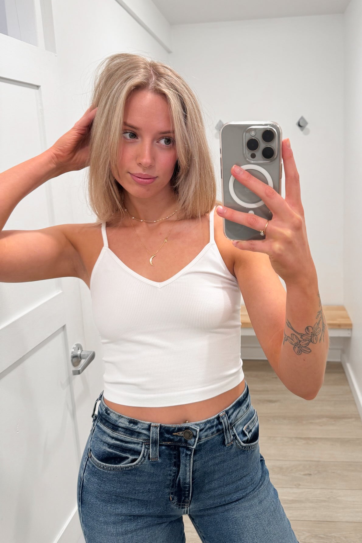 SAMI V-NECK CROPPED TANK