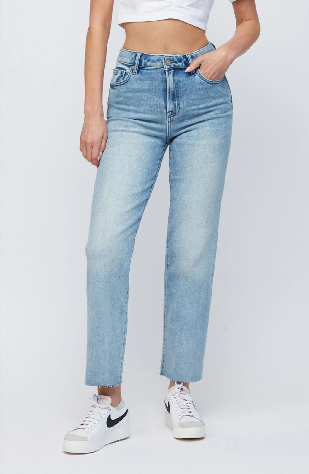 TRACEY CLEAN STRETCH CROPPED STRAIGHT - MEDIUM LIGHT WASH