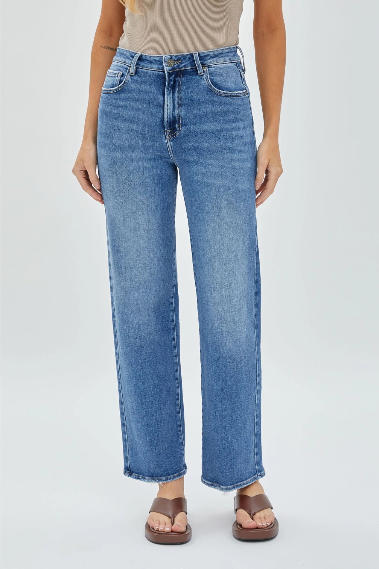 CLEAN STRETCH STRAIGHT - MEDIUM WASH